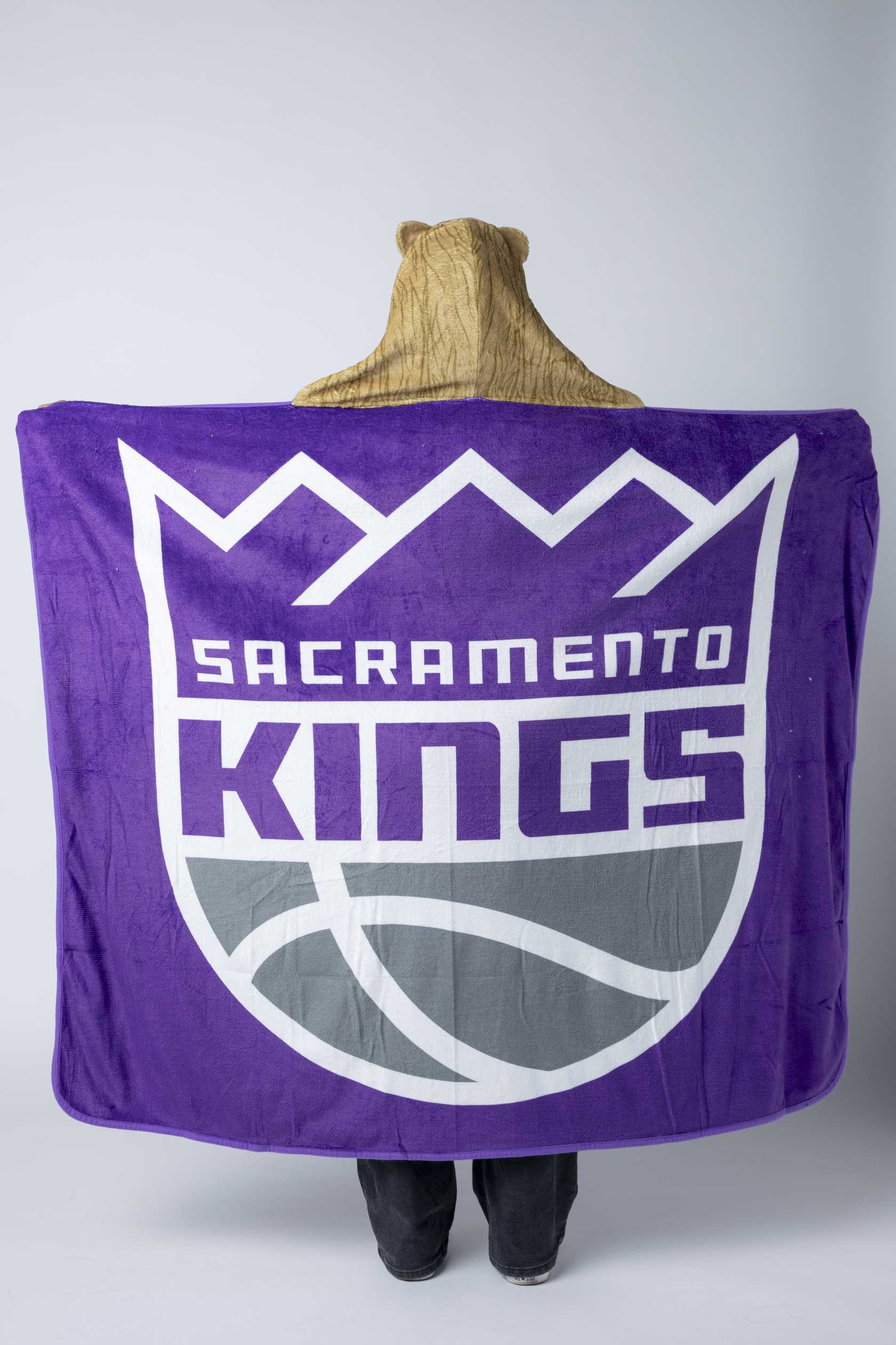 Uncanny Brands Slamson Hooded Mascot Throw Blanket