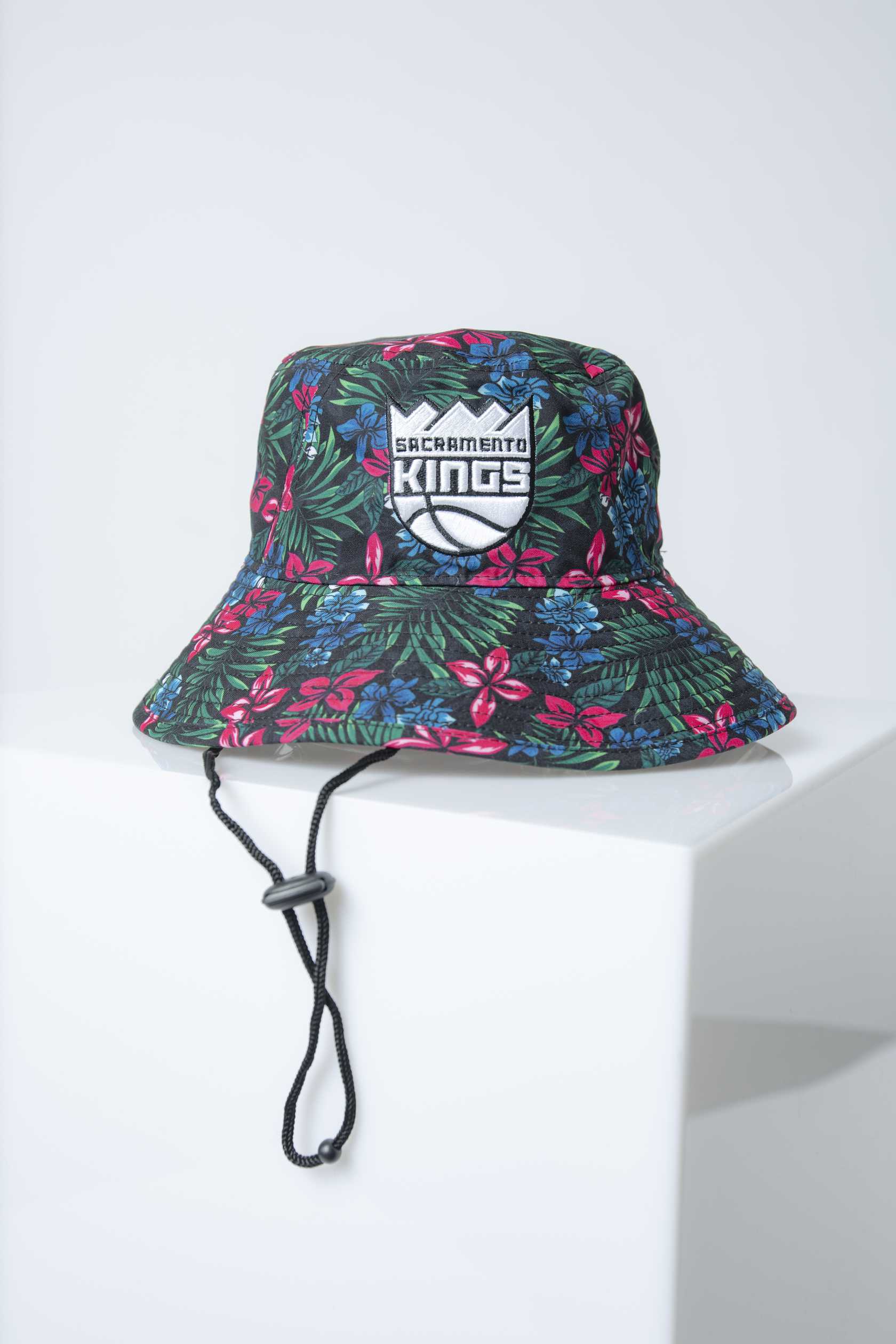 King bucket hat online